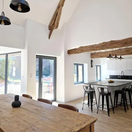 Longere Renovee Avec Piscine *