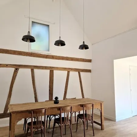 Longere Renovee Avec Piscine