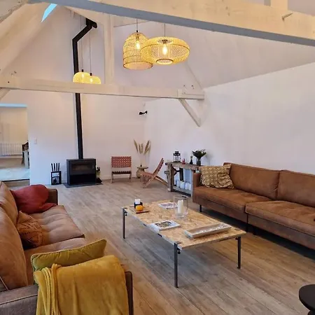 Longere Renovee Avec Piscine